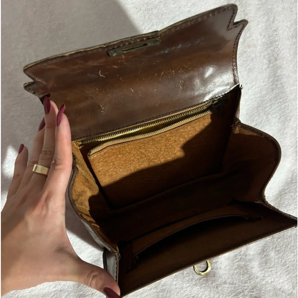 ✨ 50’S VINTAGE LUXURY BRASS HANDLE MINI PURSE GENUINE LEATHER RARE KELLY STYLE✨ - Picture 6 of 9